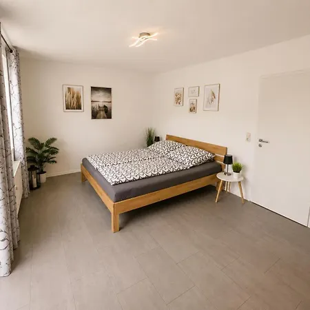 Apartamento Grosse Moderne Ferienwohnung, Ruhige Innenstadtlage