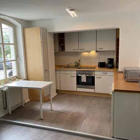 Grosse Moderne Ferienwohnung, Ruhige Innenstadtlage Apartamento *